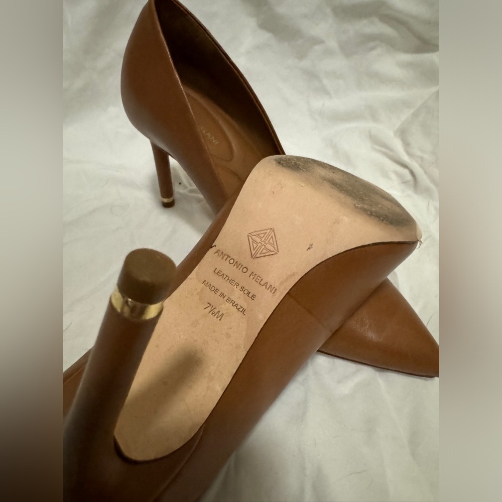 Antonio Melani, Kara leather pumps. Size 7 1/2m